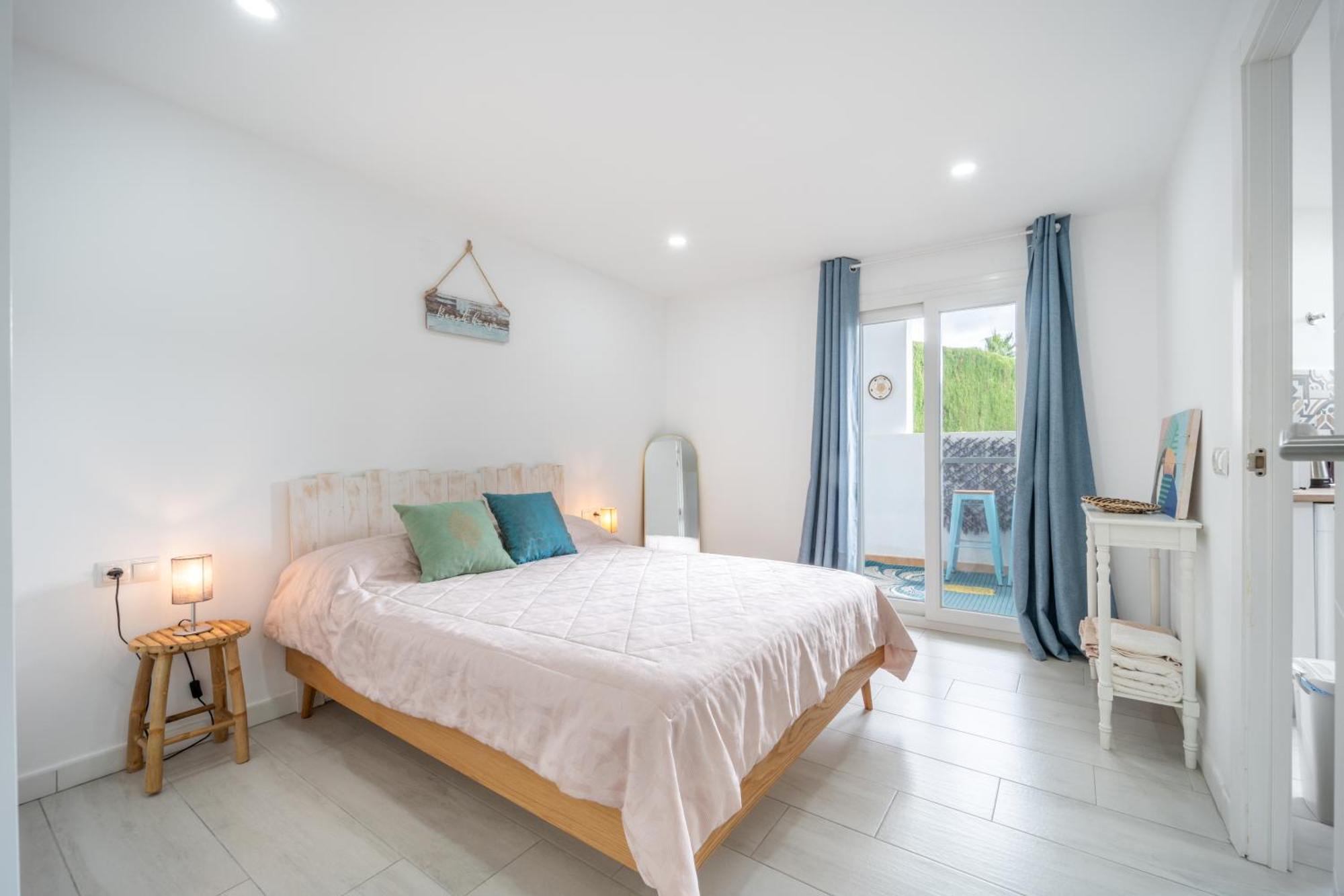 A Terrace With Sea View, 2 Bedrooms Apartment In בנאלמדנה מראה חיצוני תמונה